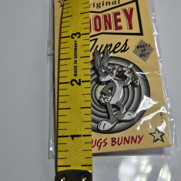 *Sale* Looney Tunes Lapel Pin Bugs Bunny 1993 Warner Brothers Eating Carrot - Picture 6 of 10